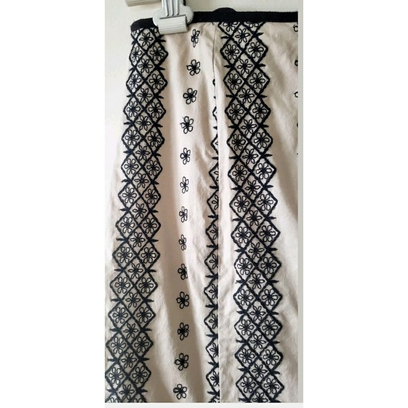 SOLD-Nanette Lepore Women's Skirt, Size 10  - Picture 2 of 6